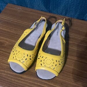 Sandals- yellow flat -Wide width adjustable strap